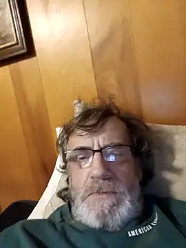 Snapshot of OralDesires2 chatting on 01/17/26, 07:56 OralDesires2 online show from 01/17/26, 07:56