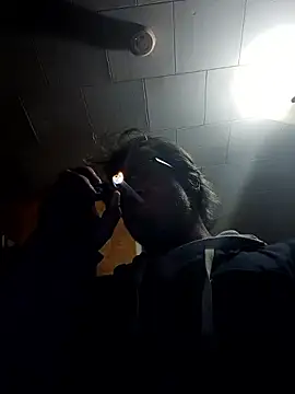 Snapshot of OralDesires2 chatting on 12/20/25, 11:51 OralDesires2 online show from 12/20/25, 11:51