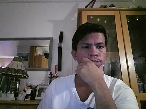 Snapshot of SweetasianHugoxxx chatting on 11/09/25, 04:44 SweetasianHugoxxx online show from 11/09/25, 04:44