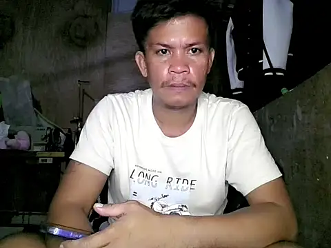 Snapshot of SweetasianHugoxxx chatting on 04/13/26, 03:27 SweetasianHugoxxx online show from 04/13/26, 03:27