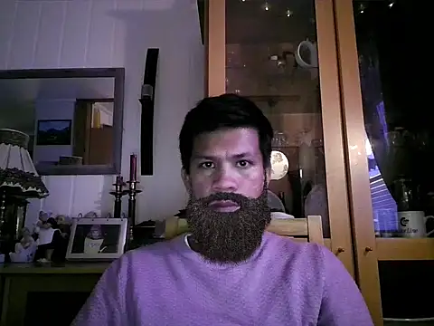 Snapshot of SweetasianHugoxxx chatting on 11/14/25, 12:31 SweetasianHugoxxx online show from 11/14/25, 12:31