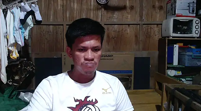 Snapshot of SweetasianHugoxxx chatting on 01/04/25, 02:35 SweetasianHugoxxx online show from 01/04/25, 02:35