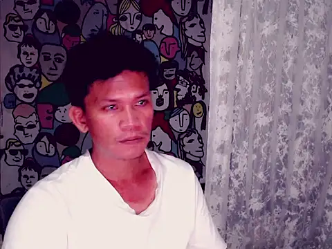 Snapshot of SweetasianHugoxxx chatting on 03/14/25, 02:08 SweetasianHugoxxx online show from 03/14/25, 02:08