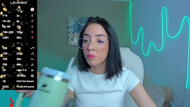 barbie scoth  online show from 10/11/25, 08:32