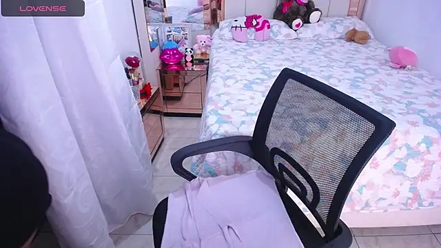 sara  stone1 online show from 02/26/25, 08:25