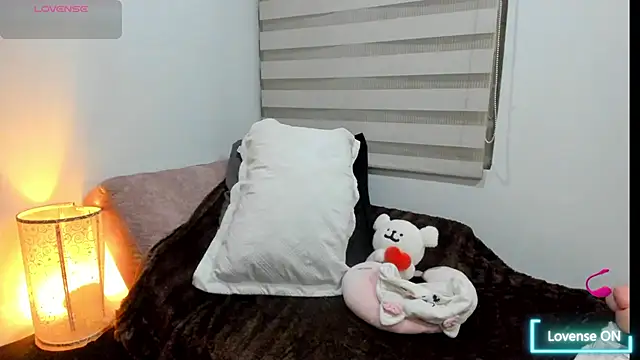 CristinaLaurentt online show from 10/30/25, 11:01