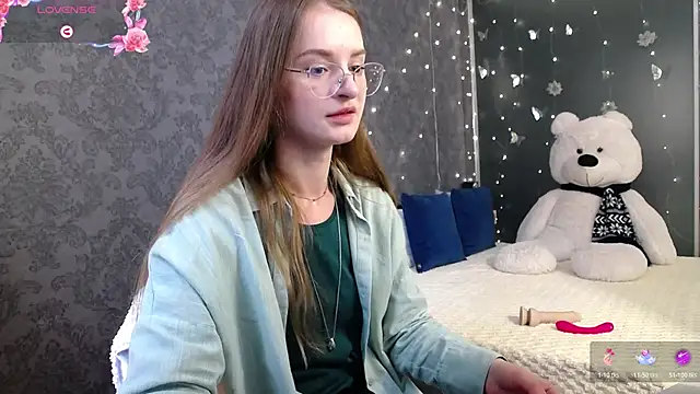 Snapshot of KateJonson chatting on 06/11/26, 10:34 KateJonson online show from 06/11/26, 10:34