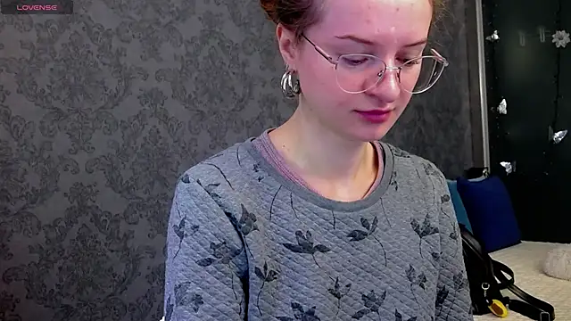 KateJonson online show from 10/18/25, 06:37