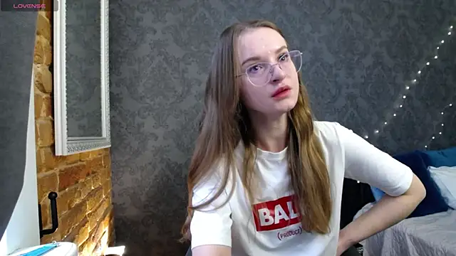 KateJonson online show from 04/08/26, 07:21