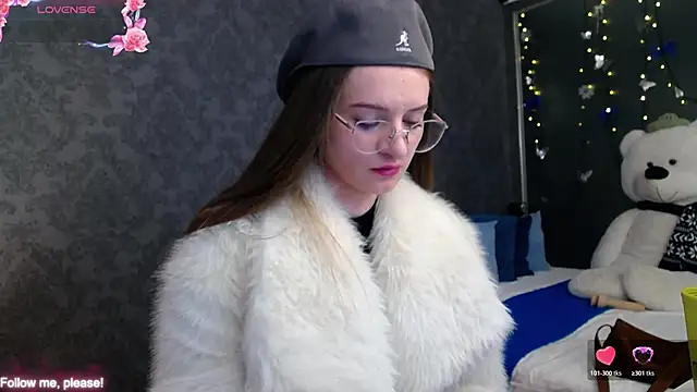 KateJonson online show from 11/27/25, 10:48