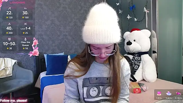 KateJonson online show from 10/28/25, 08:02