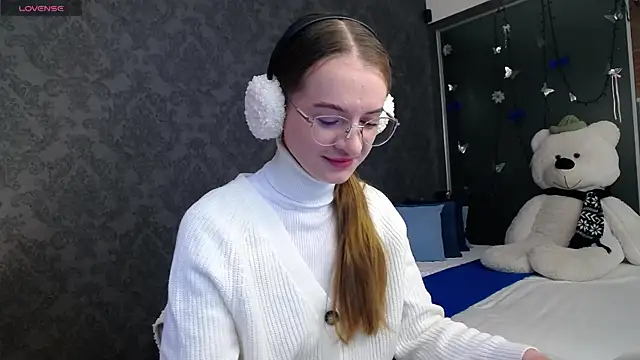 KateJonson online show from 11/26/25, 07:41