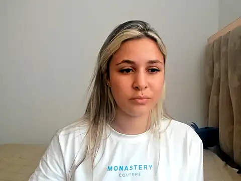 Lana Sofia1 online show from 10/29/25, 09:14