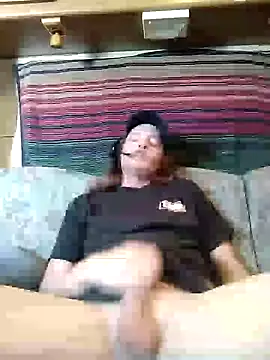 Snapshot of truckerlove69 chatting on 02/07/25, 08:20 truckerlove69 online show from 02/07/25, 08:20