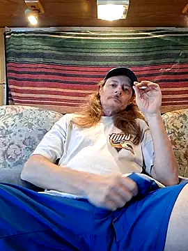 Snapshot of truckerlove69 chatting on 01/15/26, 04:32 truckerlove69 online show from 01/15/26, 04:32