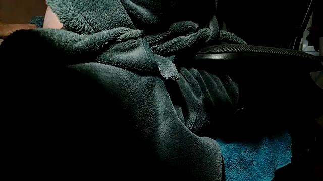 suedel65 online show from 11/17/25, 05:44