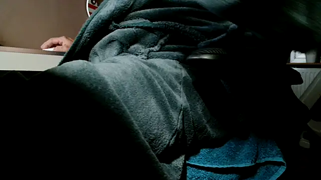 suedel65 online show from 10/08/25, 03:41