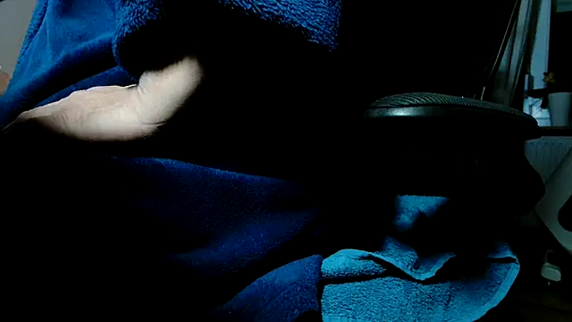 suedel65 online show from 10/04/25, 02:57