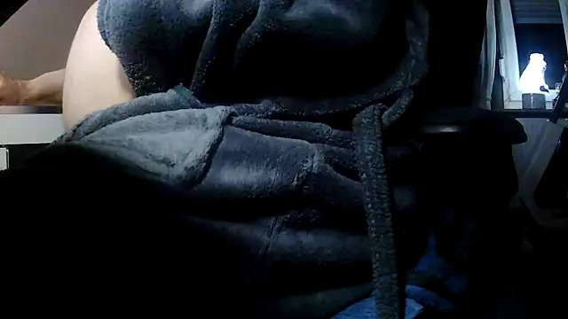 suedel65 online show from 11/28/25, 04:56