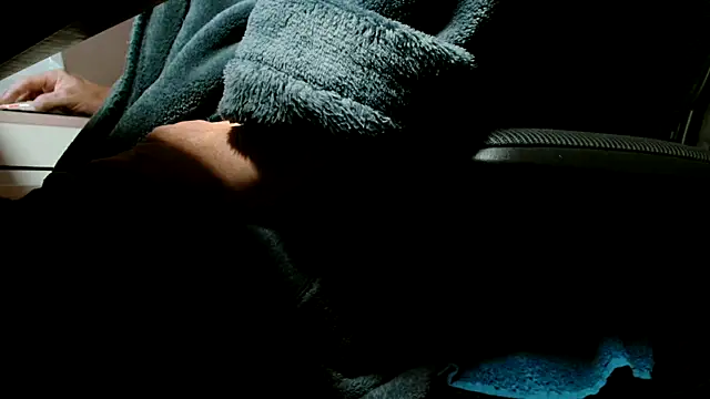 suedel65 online show from 10/20/25, 03:52