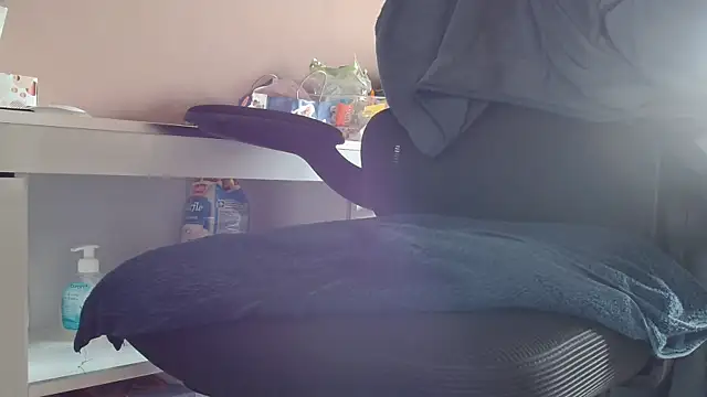 suedel65 online show from 03/10/25, 11:34