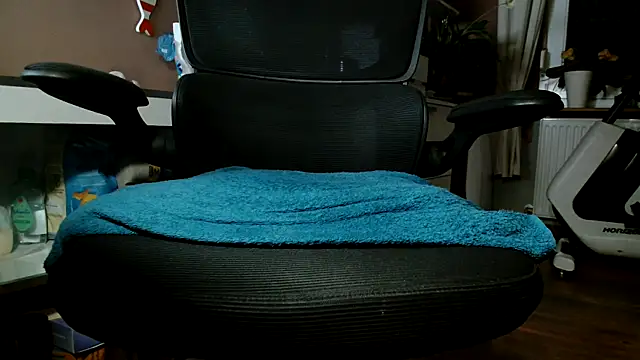 suedel65 online show from 10/24/25, 03:05