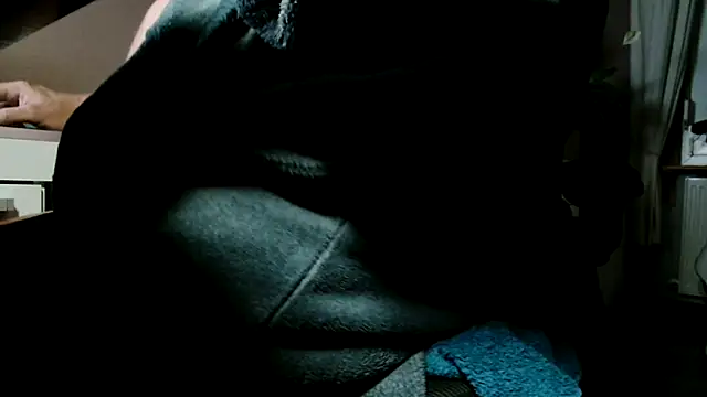 suedel65 online show from 10/18/25, 02:46