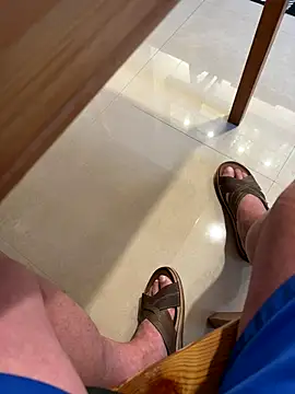 suedel65 online show from 10/31/25, 05:48