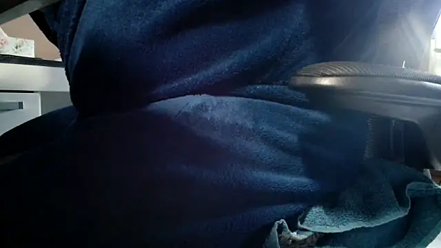 suedel65 online show from 09/26/25, 03:52