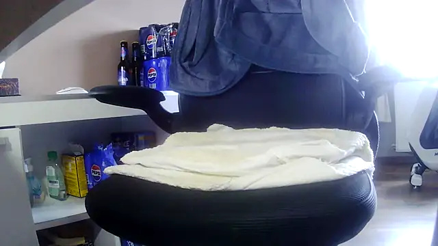 suedel65 online show from 02/05/26, 02:35