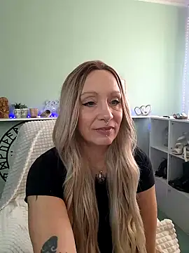Snapshot of Jan_ina chatting on 01/11/25, 08:54 Jan ina online show from 01/11/25, 08:54