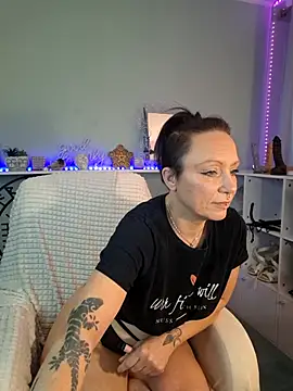 Snapshot of Jan_ina chatting on 01/30/25, 08:22 Jan ina online show from 01/30/25, 08:22