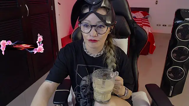 pink-2022 online show from 02/09/26, 06:50