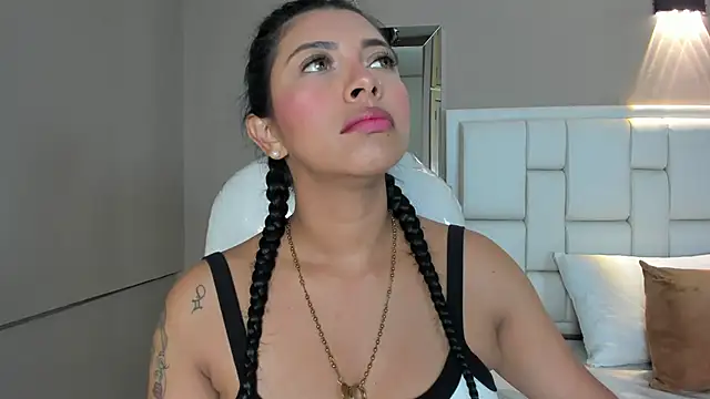 Snapshot of _BunnyNaugthy chatting on 10/17/25, 12:07 BunnyNaugthy online show from 10/17/25, 12:07