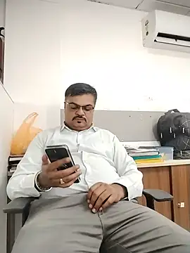 Snapshot of Desi_Londa_143 chatting on 06/09/26, 06:36 Desi Londa 143 online show from 06/09/26, 06:36