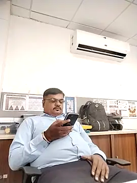 Desi Londa 143 online show from 10/09/25, 05:08