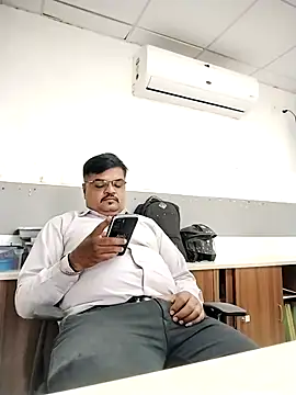 Desi Londa 143 online show from 12/05/25, 06:01