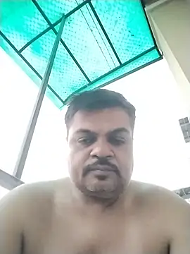Snapshot of Desi_Londa_143 chatting on 06/14/26, 12:18 Desi Londa 143 online show from 06/14/26, 12:18