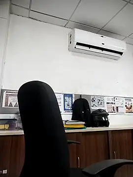 Desi Londa 143 online show from 10/24/25, 06:01