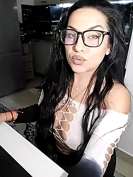 hot-babygirl online show from 12/17/25, 07:30