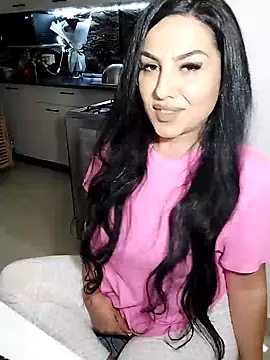 hot-babygirl online show from 04/15/26, 07:51