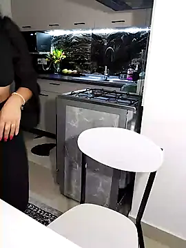 hot-babygirl online show from 11/13/25, 08:35