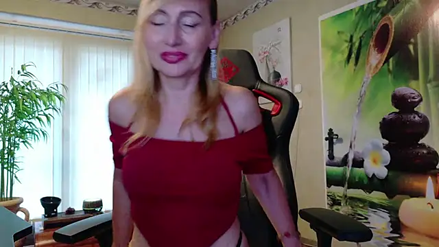 Snapshot of HotLana69 chatting on 06/30/26, 06:19 HotLana69 online show from 06/30/26, 06:19