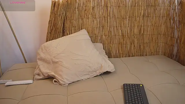 Snapshot of bunnycuteshy chatting on 06/01/26, 12:38 bunnycuteshy online show from 06/01/26, 12:38