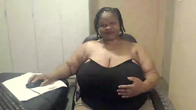 Snapshot of sweetnoziexx chatting on 10/04/25, 04:36 sweetnoziexx online show from 10/04/25, 04:36