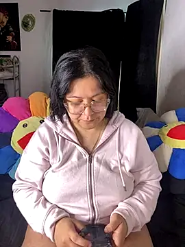 MsConejitaa online show from 10/26/25, 05:13