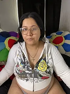 Snapshot of MsConejitaa chatting on 06/27/26, 04:13 MsConejitaa online show from 06/27/26, 04:13