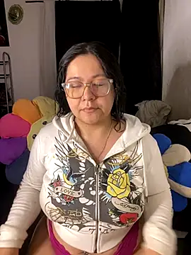 MsConejitaa online show from 10/11/25, 12:06