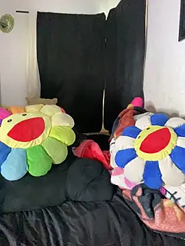 MsConejitaa online show from 12/16/25, 05:50