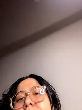 MsConejitaa online show from 11/17/25, 01:04